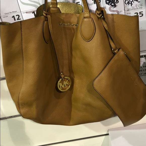 Michael Kors Handbags - Used Mk purse with little wear